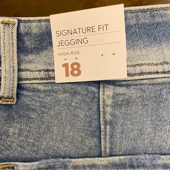 LANE BRYANT 18 NWT High-Rise 3-Button Jegging Light Wash Womens Skinny Jeans - Picture 7 of 15